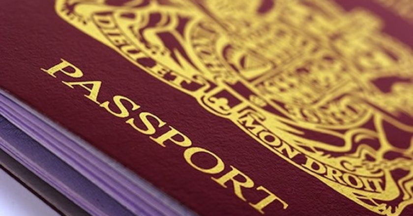 Vendesi cittadinanza e passaporto