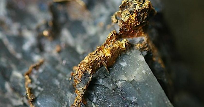 Cercare d'oro con l'aiuto dei minerali-indice