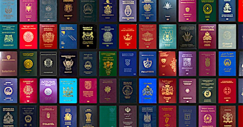 La strana epidemia dei passaporti rubati