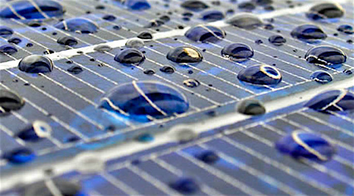 Pannelli solari al grafene per produrre energia dalla pioggia