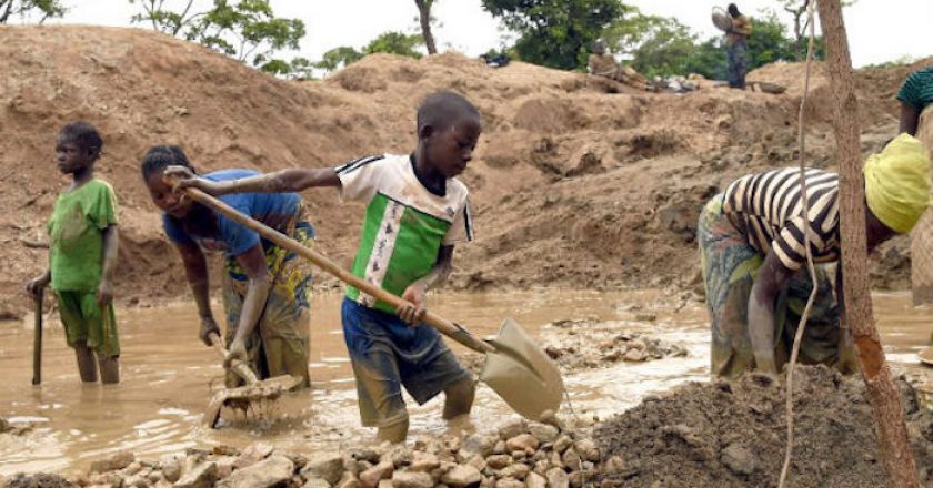 I bambini-minatori del Congo