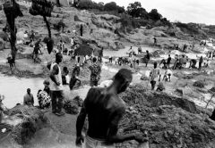 I minatori-artigiani di diamanti della Sierra Leone
