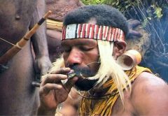 Gli Una della Papua Occidentale: un popolo senza tempo