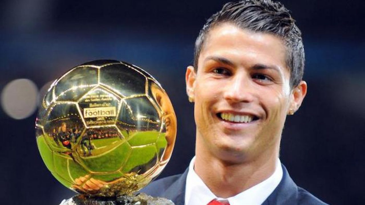 Il Giocatore Di Calcio Pi? Alto