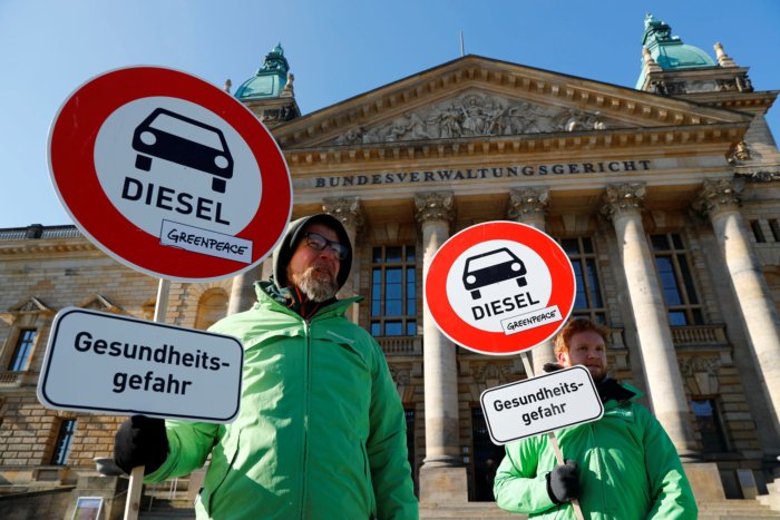 La Germania vieterà le auto diesel? Intanto il platino affonda...
