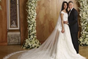 L'abito da sposa di Amal Clooney