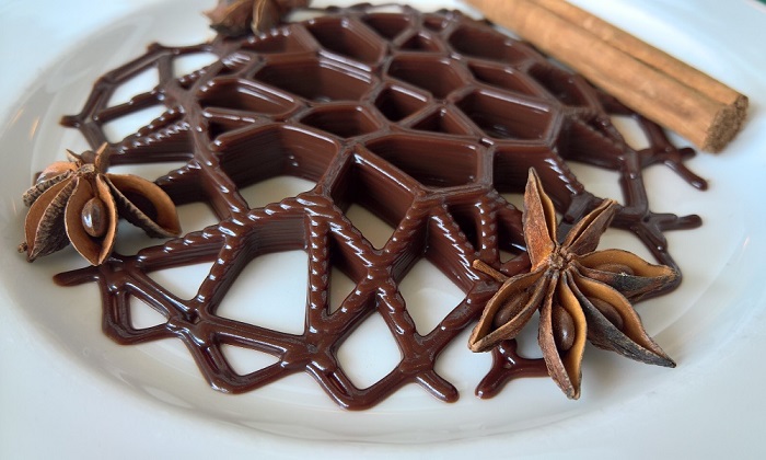 Cioccolato in 3D: stampa di leccornie con estrusione a freddo