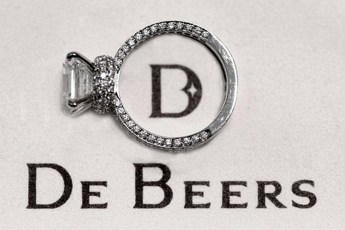 De Beers taglia i prezzi dei diamanti