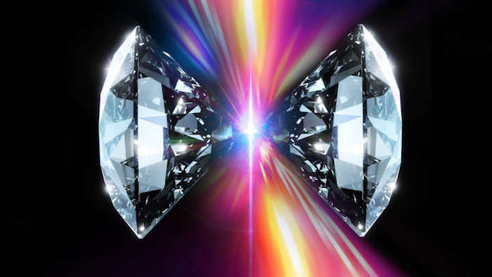 Trasformare un diamante in metallo. Uno studio conferma che è possibile