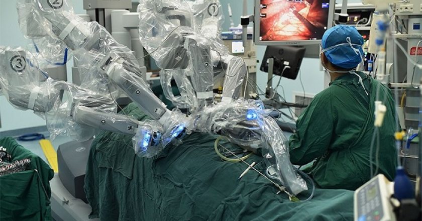 10 robot che stanno cambiando il mondo della medicina