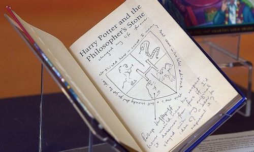 Harry Potter y la piedra filosofal primera versión con anotaciones