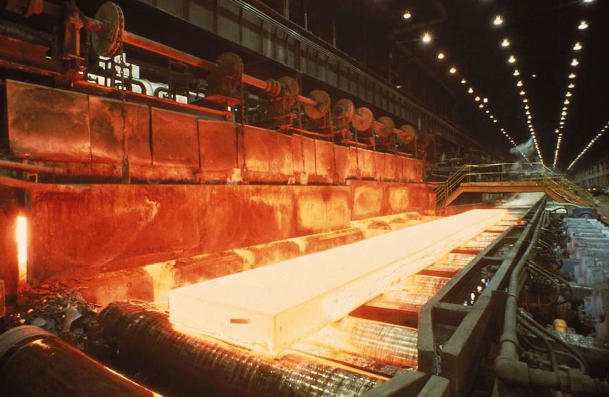 La produzione mondiale di acciaio grezzo chiude il 2020 in calo dello 0,9%