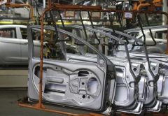 Manca metallo, ma se il settore auto rallenta si liberano acciaio e alluminio