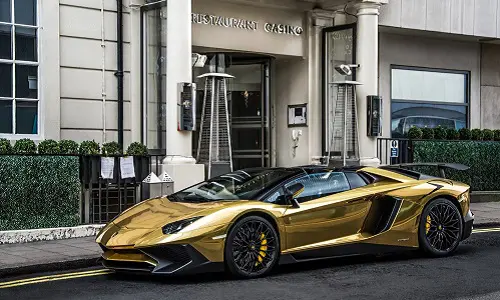 Lamborghini Aventador SV en oro