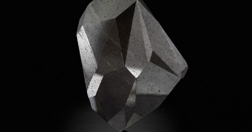 4,3 milioni per Black Diamond, diamante nero dalle origini sconosciute
