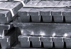 Tonfo dello zinco. Le notizie cinesi schiacciano i prezzi del metallo