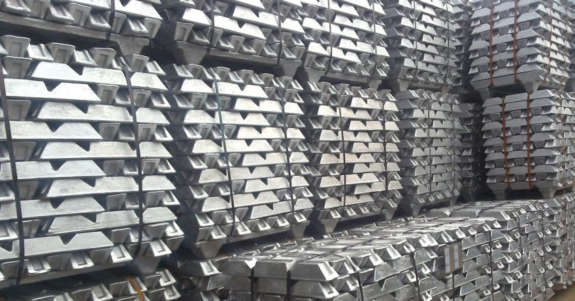 Metà dell'alluminio LME è russo. Che impatti avrà sui prezzi?