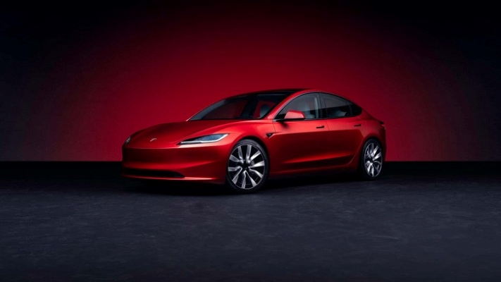 Tesla Model 3 rossa