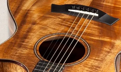 guitarra de madera de koa