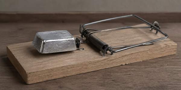 Trappola con esca di alluminio